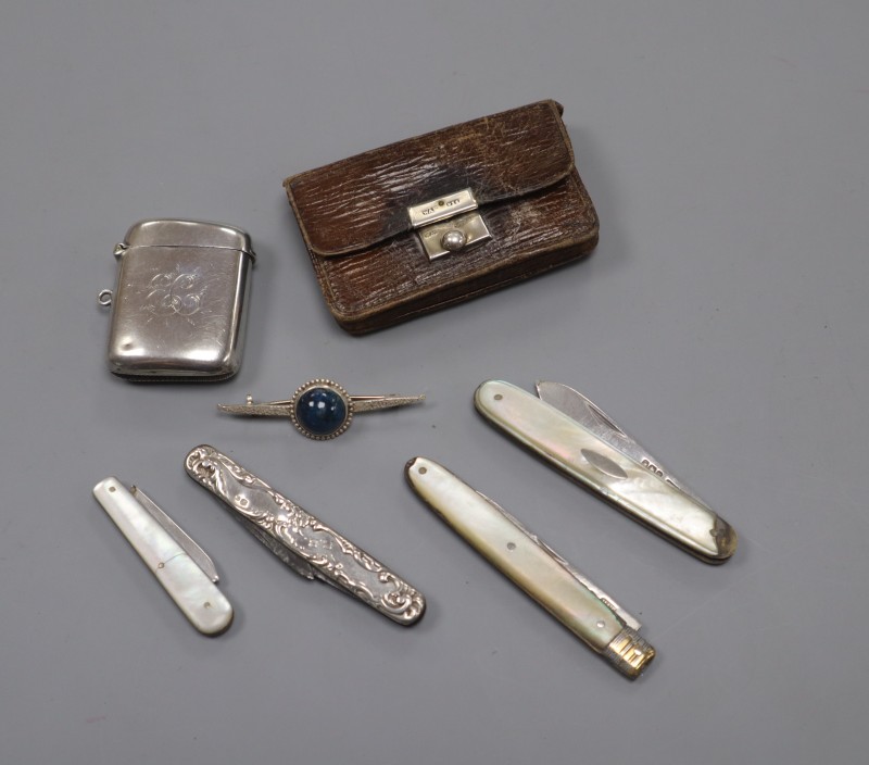 A silver purse and 6 other silver items